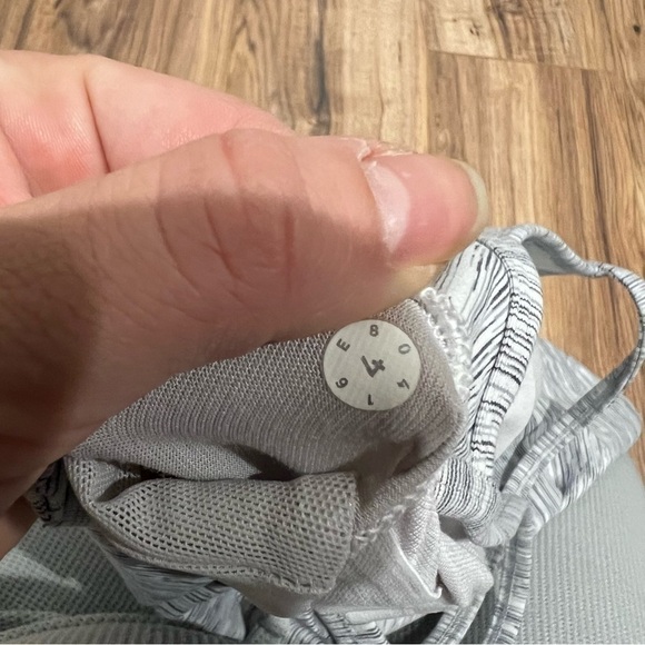 Lululemon Power Pose Tank Top - Picture 8 of 9